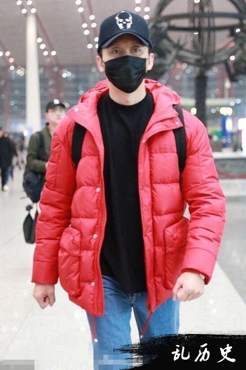 邓超晒第六季跑男合照 关晓彤成奔跑吧嘉宾
