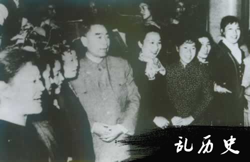 著名京剧表演艺术家关肃霜逝世（todayonhistory.com）