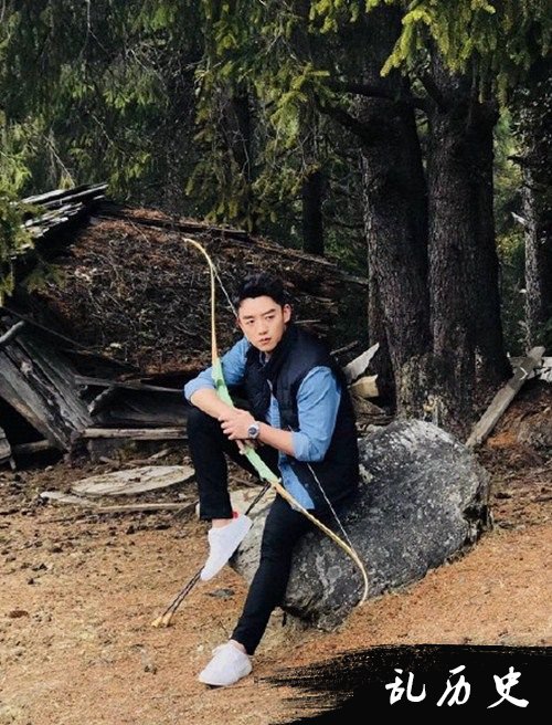 西藏偶遇郑恺 拉弓射箭帅呆