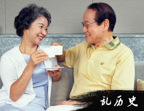 http://www.todayonhistory.com/lishi/201804/\