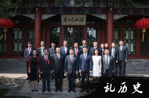 刘强东章泽天夫妇向清华大学捐赠2个亿 企业学校达成战略合作