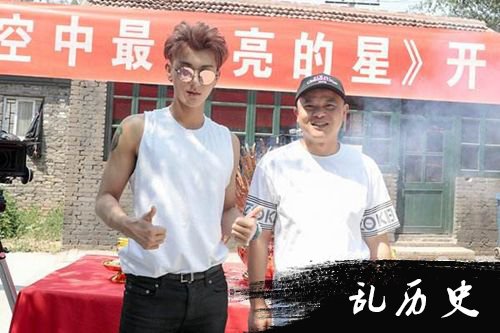 黄子韬爸爸为儿子庆生