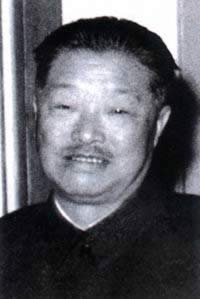 贺龙元帅骨灰安放仪式举行(todayonhistory.com)