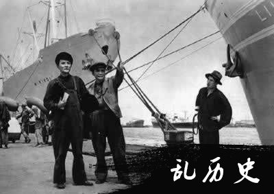 赵丹主演的影片剧照(todayonhistory.com)